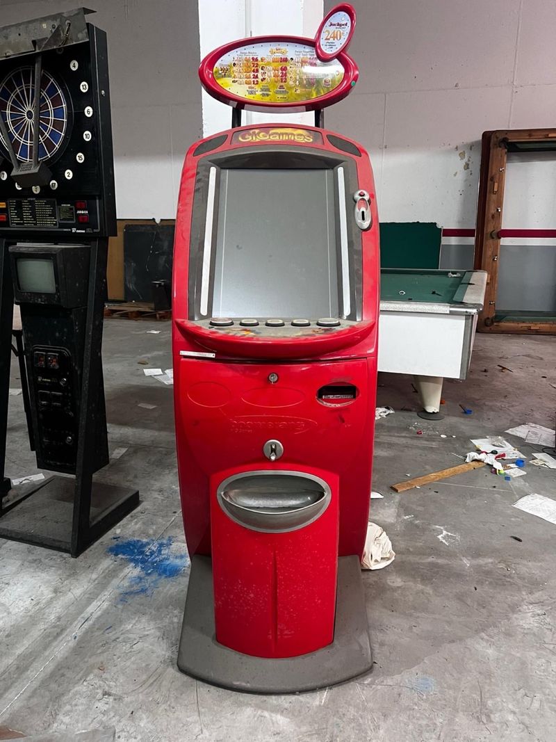 Máquina GiGames para restaurar o piezas