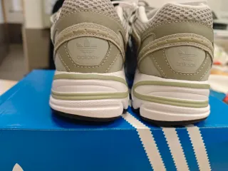 Adidas Astir gris mujer talla 38