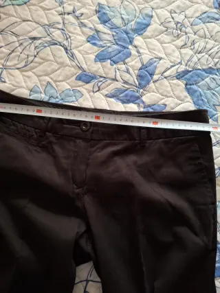 Pantalón negro Mango