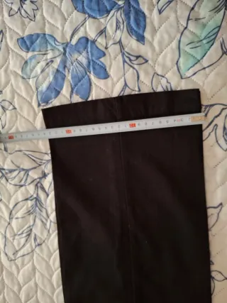 Pantalón negro Mango