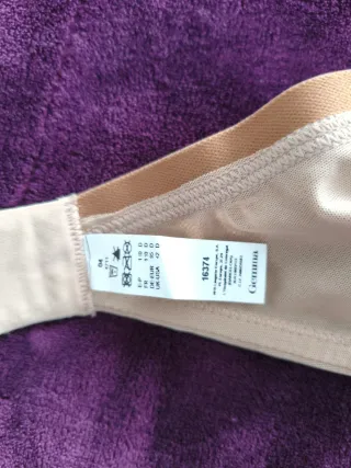 Sujetador con aros y sin relleno