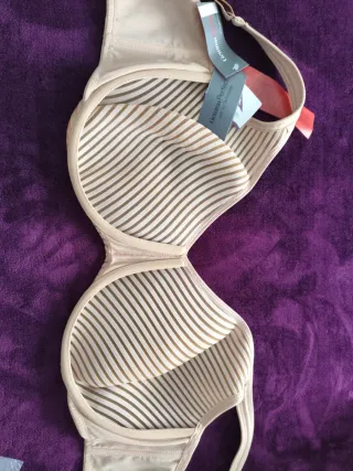 Sujetador con aros y sin relleno