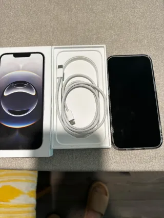 iPhone 16e 256GB 20 dias de uso con ticket de comp