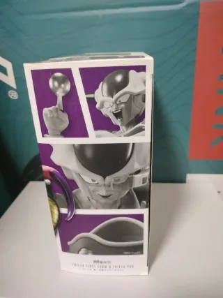 SH Figuarts Bandai Frieza First Form & Pod