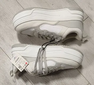 Zapatillas Pull&Bear Blancas y Grises Talla 41