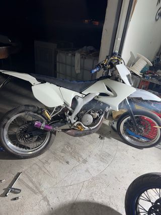 Yamaha dt se cambia por motocross