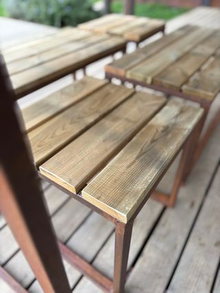 Mesa y bancos exterior hierro y madera