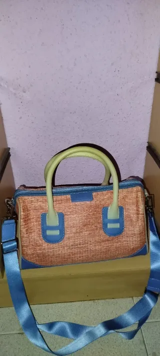Bolso de mano y hombro rosa y azul