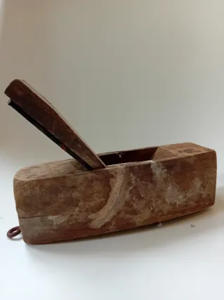 Garlopa cepillo carpintero madera antiguo