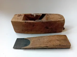 Garlopa cepillo carpintero madera antiguo
