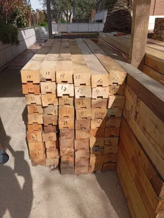 Vigas, listones, postes, pilares, puntales  madera