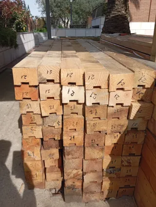 Vigas, listones, postes, pilares, puntales  madera