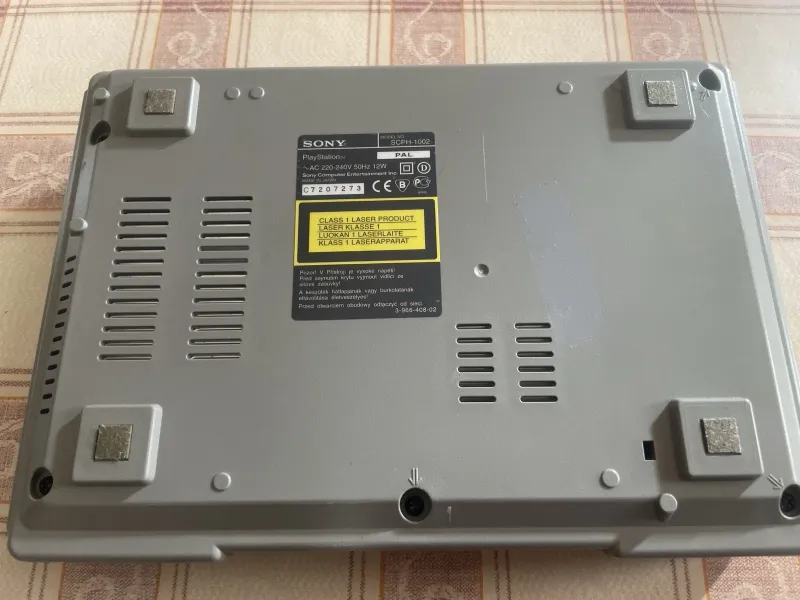 PlayStation 1 PS1 SCPH-1002 para reparar afbeelding 2