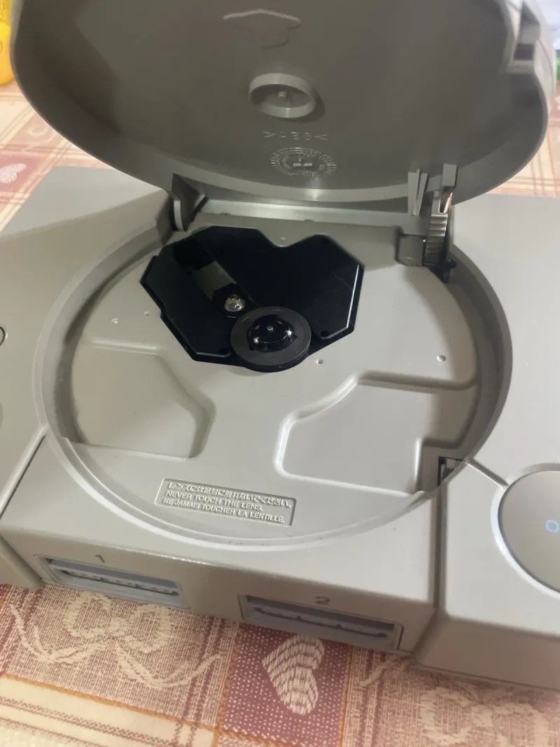 PlayStation 1 PS1 SCPH-1002 para reparar afbeelding 3