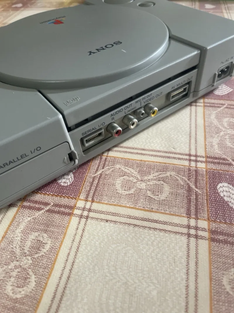 PlayStation 1 PS1 SCPH-1002 para reparar afbeelding 4