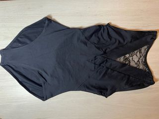 Malla negra con encaje