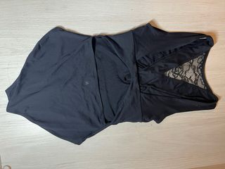 Malla negra con encaje