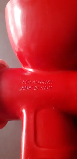 Picadora de carne manual roja y blanca