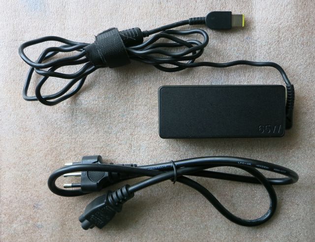 Cargador para portátil LENOVO 65W con conector cuadrado
