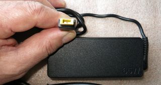 Alimentatore x notebook LENOVO 65W jack "quadrato"