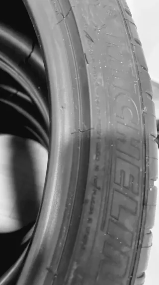 MICHELÍN JUEGO COMPLETO DOBLE MEDIDA 21"