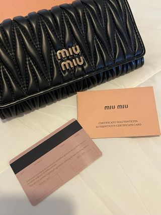 Monedero Miu Miu Negro