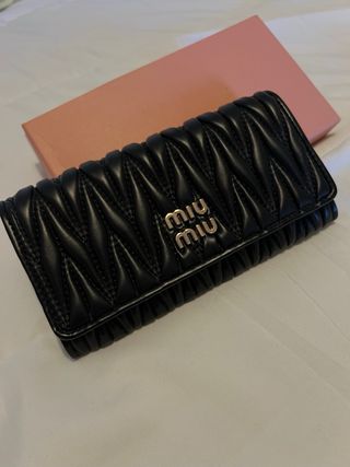 Monedero Miu Miu Negro