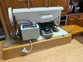 Máquina de coser Singer 801Z2