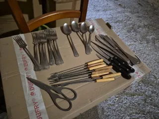 Lote cubiertos, platos y utensilios