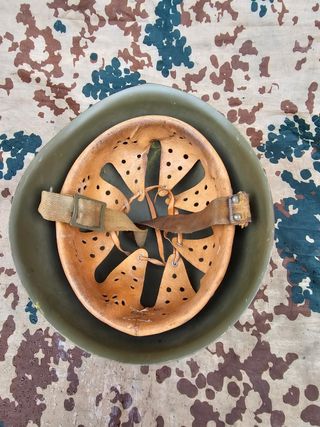 Elmetto Italiano M33 tg.57 completo