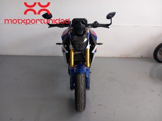 BMW F 900 R