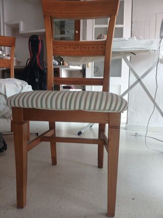 Mesa de comedor de madera maciza y seis sillas