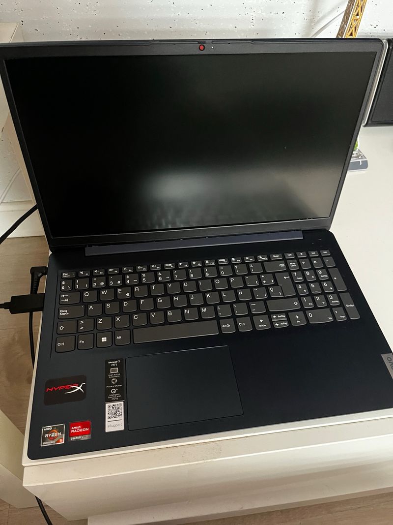 Portátil Gaming Lenovo Ryzen 5 512GB SSD M.2