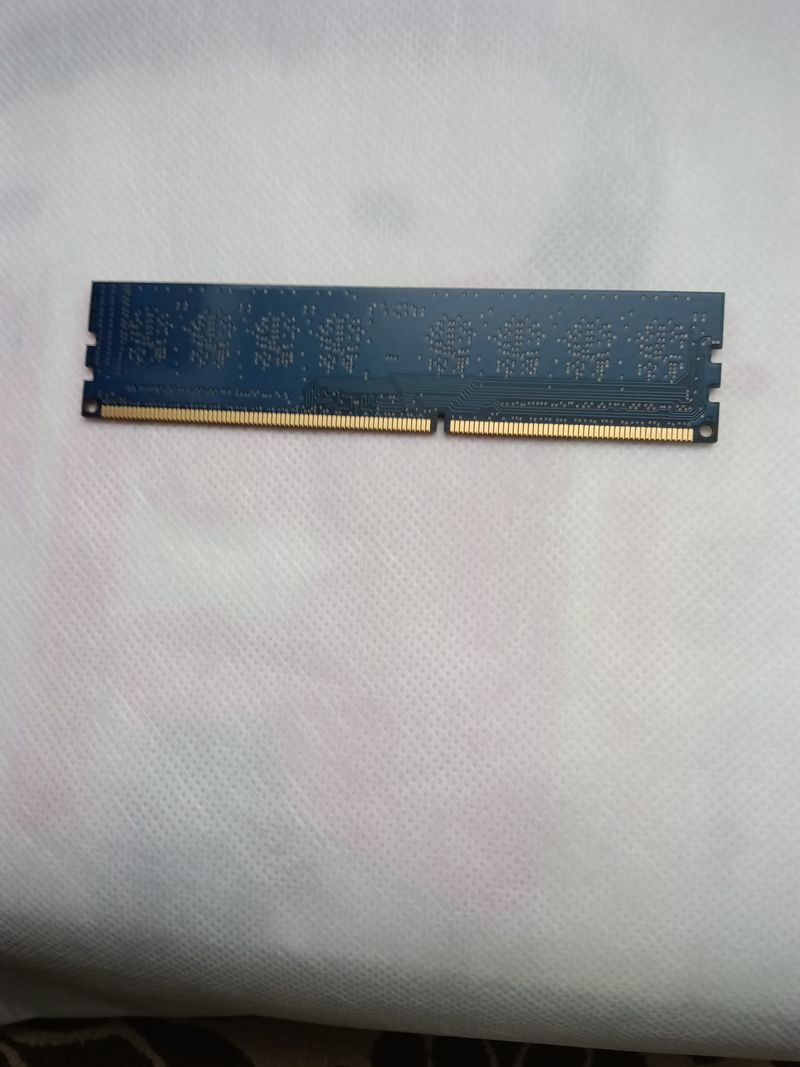 SK hynix 4GB PC3-12800U DDR3 RAM afbeelding 2