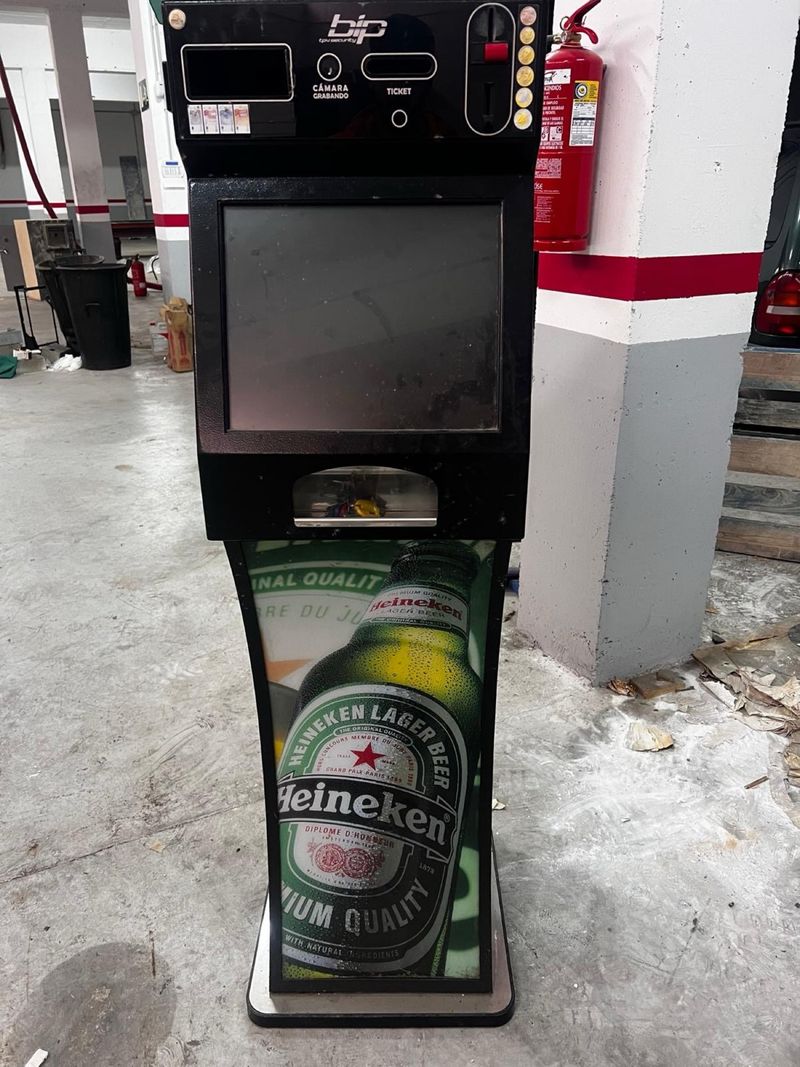 Máquina de cambio de monedas/billetes Heineken