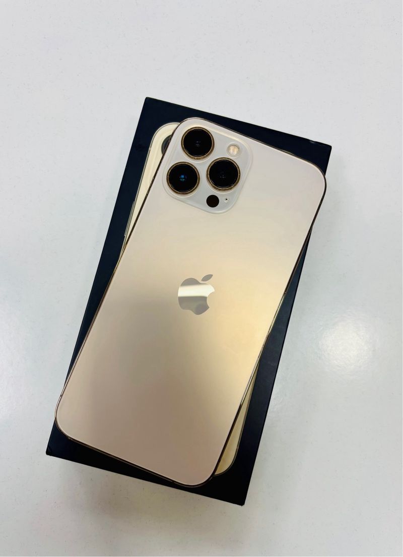 iPhone 13 Pro Max Dorado afbeelding 2