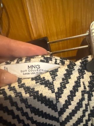 Falda estampada blanco y negro