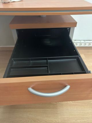 4 Mesas de oficina madera y metal -cajones70€xmesa