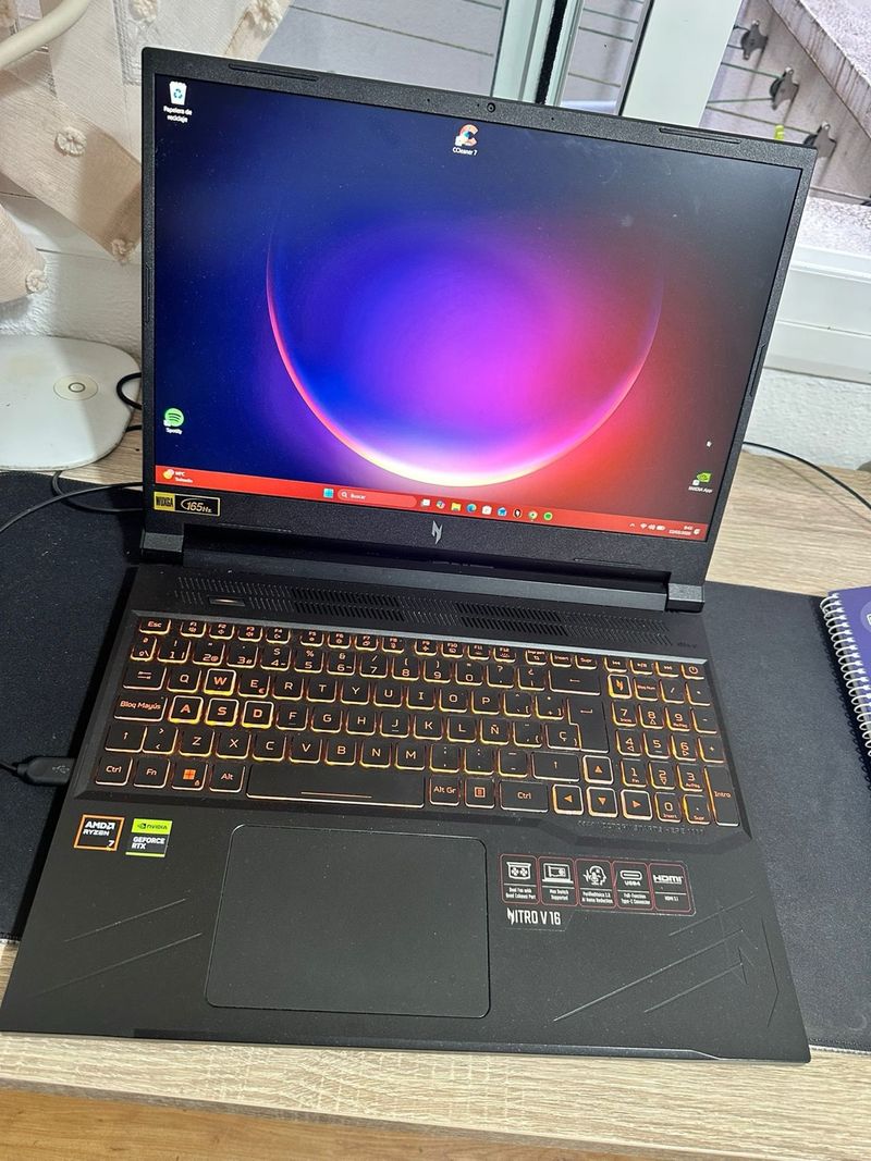 Portátil Acer Nitro V16 Negro