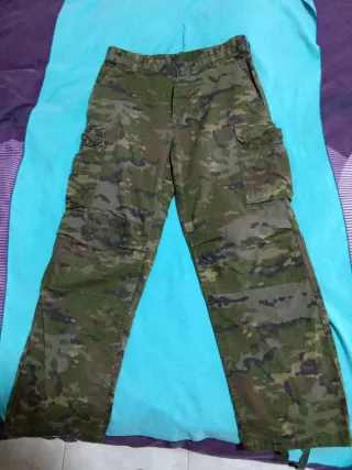 Pantalón militar