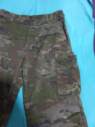 Pantalón militar