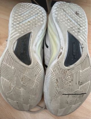 Zapatillas de Baloncesto Grises y Blancas