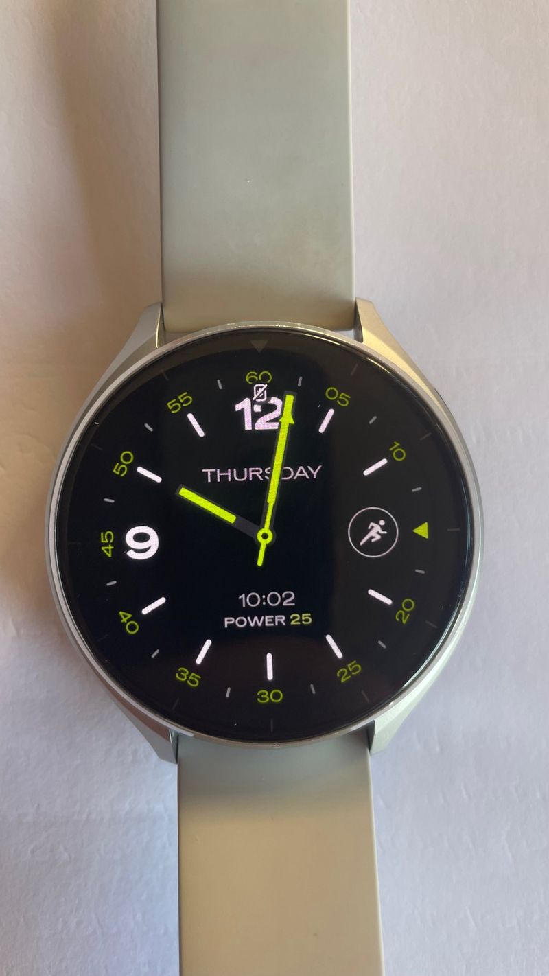 Smartwatch Beige y Plateado