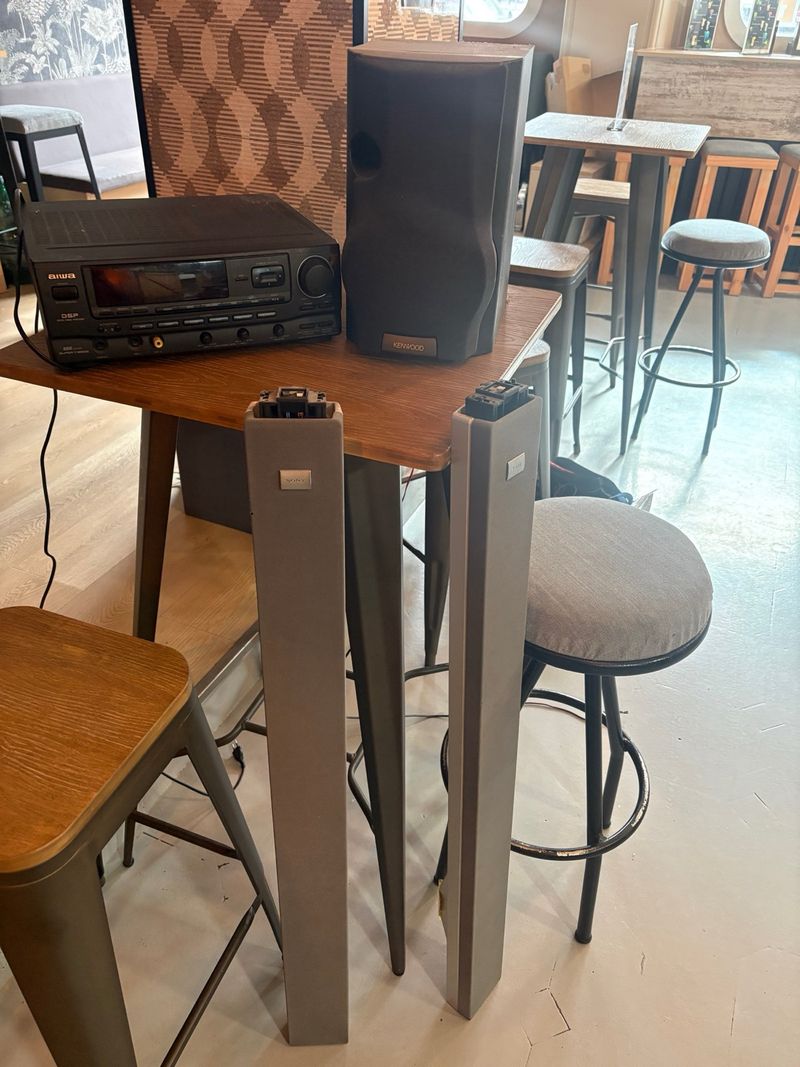 Altavoces Kenwood y equipo de sonido