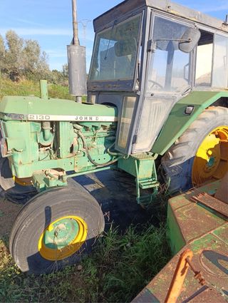 Tractor John Deere 2130
