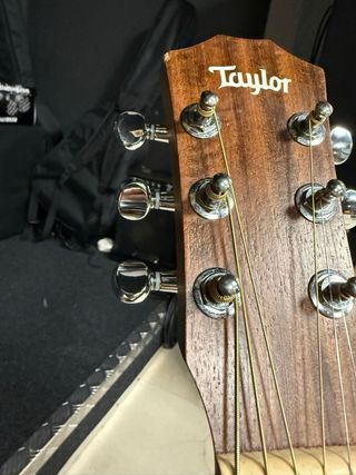 Guitarra Taylor BT2e Caoba , electroacústica.
