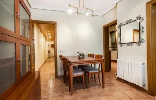 Mueble comedor modular + mesa extensible y 4 silla