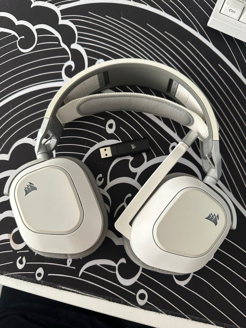 Corsair HS80 MAX Wireless Auriculares