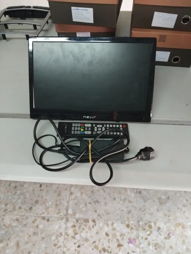 Televisión Nevir 12v Pequeña