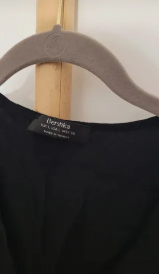 Top Bershka mangas abullonadas